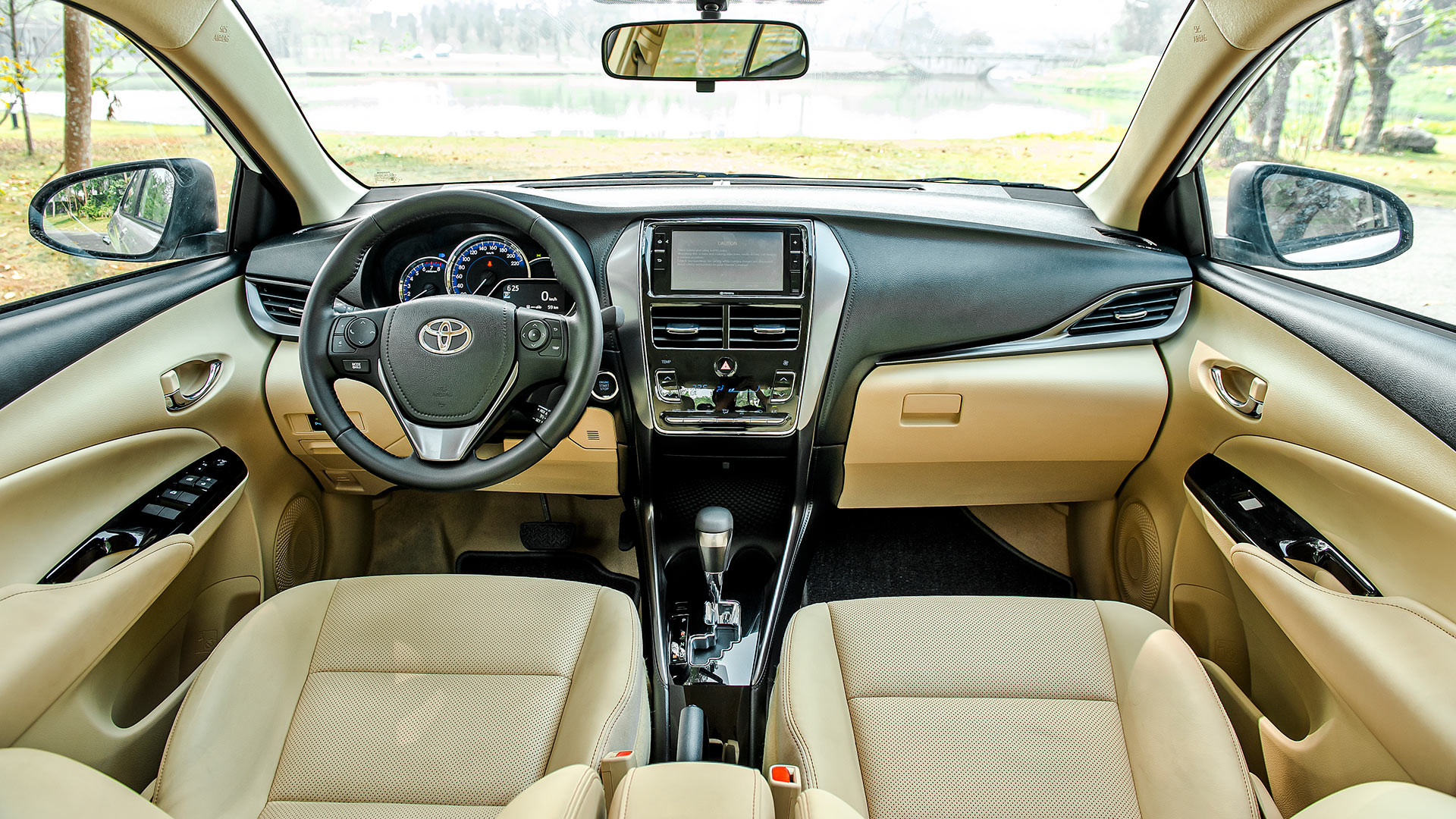 Cho thuê xe Toyota Vios 4 chỗ theo tháng tự lái TPHCM