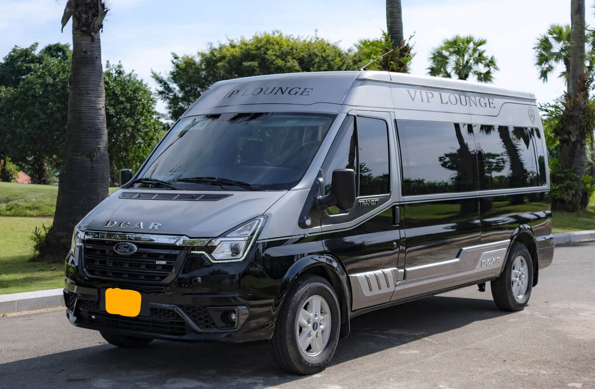Cho thuê xe Limousine 9 chỗ tại Sài Gòn